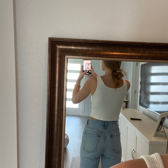 Cream ribbed crop tank - Picture 2 of 2